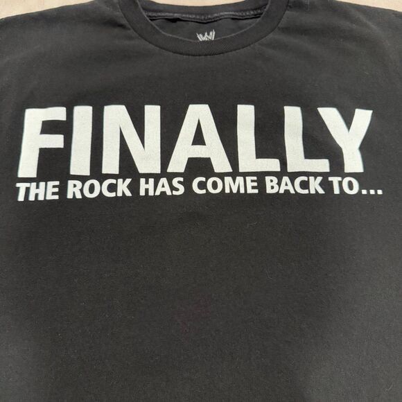 2013 WrestleMania The Rock Returns NY/NJ Black T-Shirt Men's Large - Picture 3 of 7